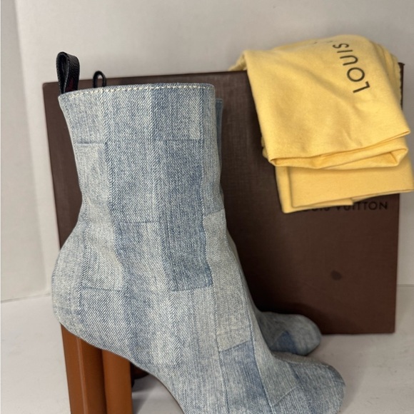 Louis Vuitton Blue and Brown Ankle Booties with Stiletto Heel - Picture 10 of 17